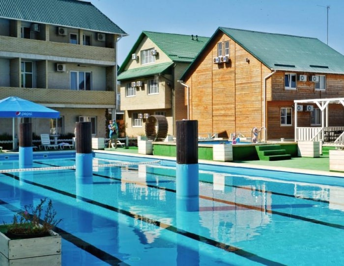 Бассейн - База отдыха «ЮгРа»